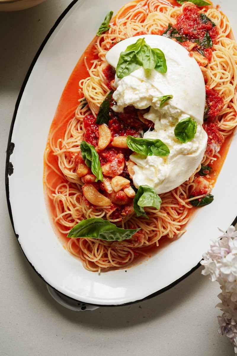 Tomato Varieties Explained: Best Uses for Slicing, Sauces & Snacking